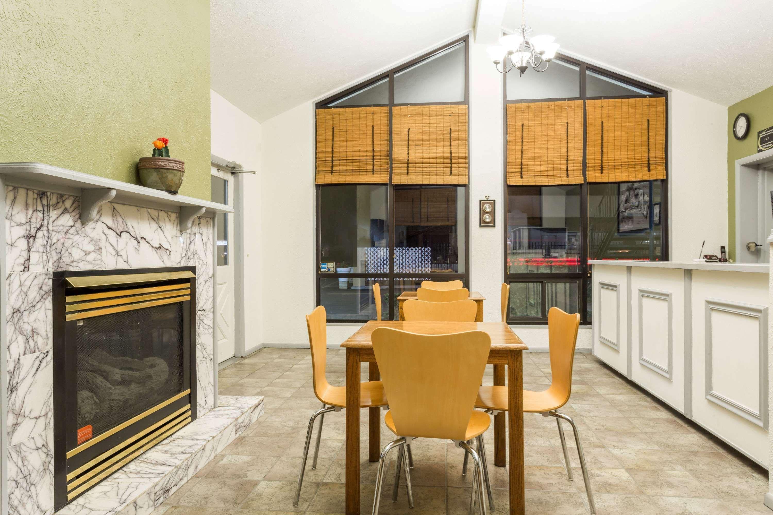 Super 8 By Wyndham 2* Wells