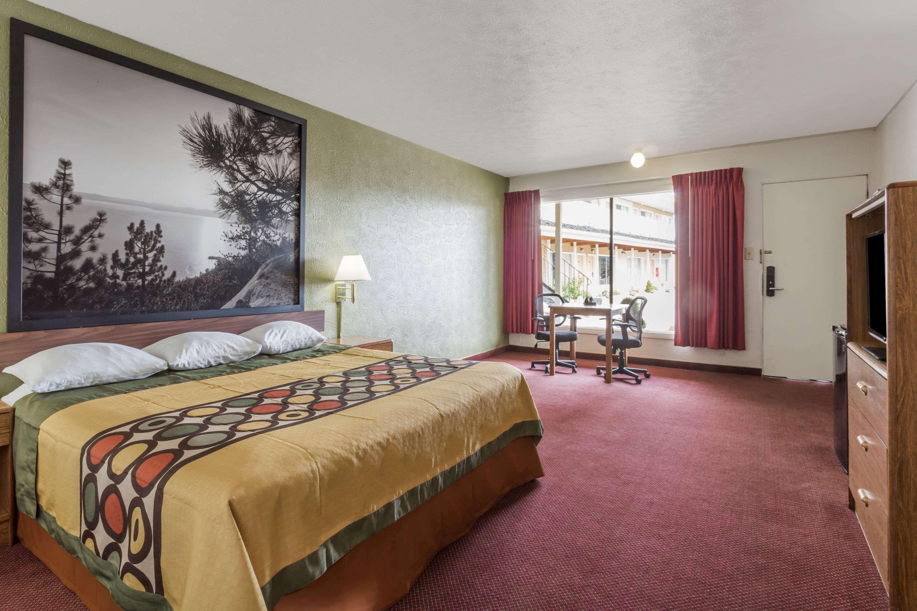 Hotel Super 8 By Wyndham 2*