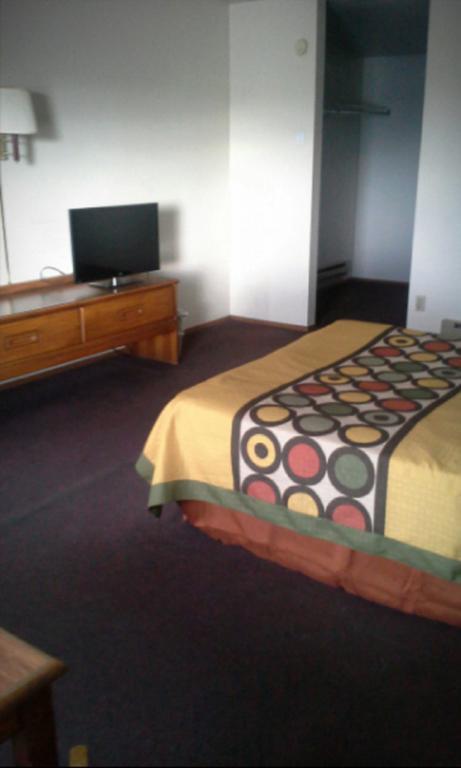 Super 8 By Wyndham Hotel 2*