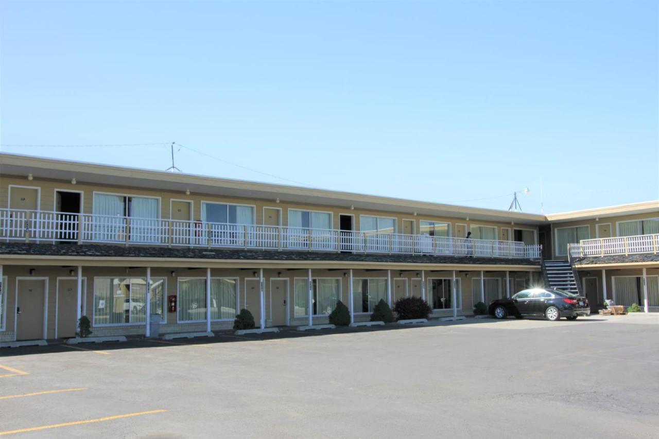 Super 8 By Wyndham Wells